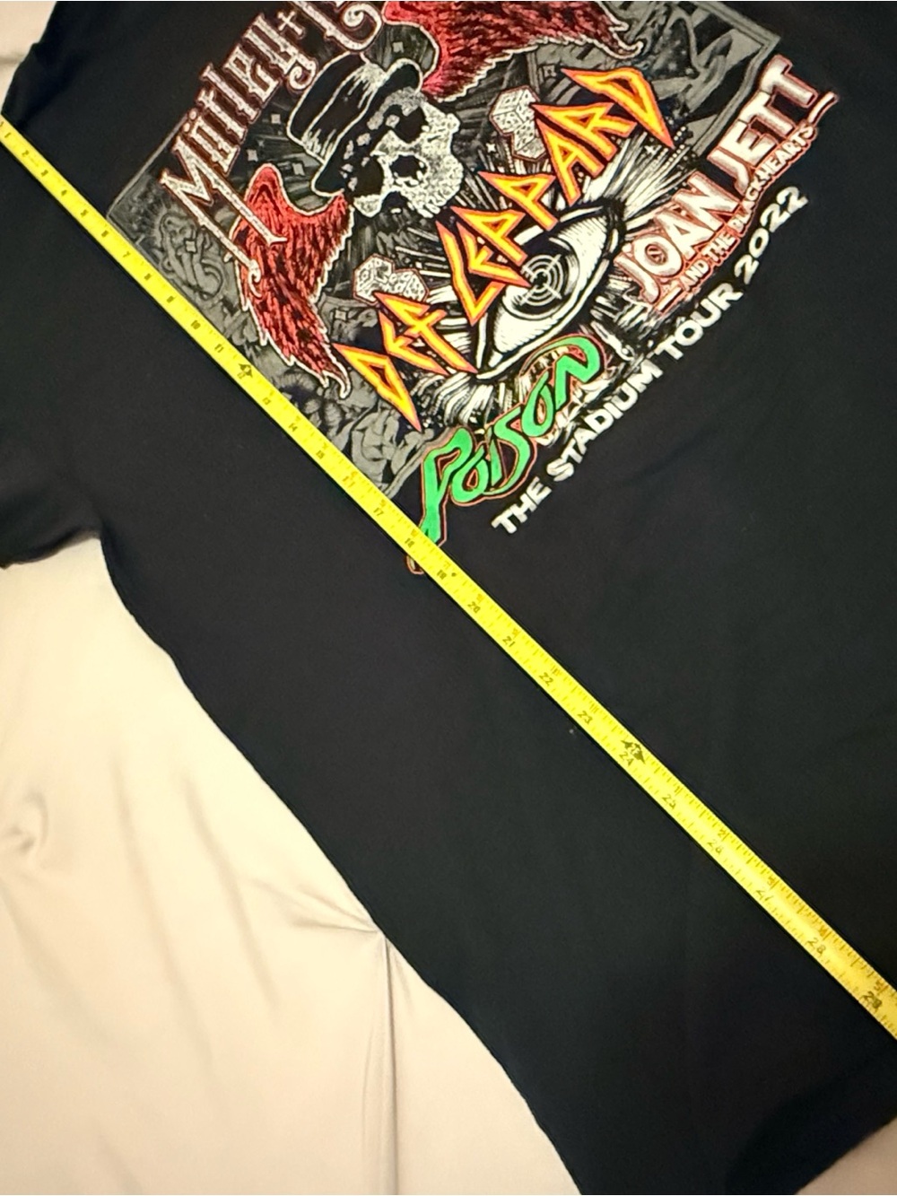 Motley Crue, Def Leppard, Poison, Joan Jett Concert tee - 2022 The Stadium Tour - Picture 3 of 5